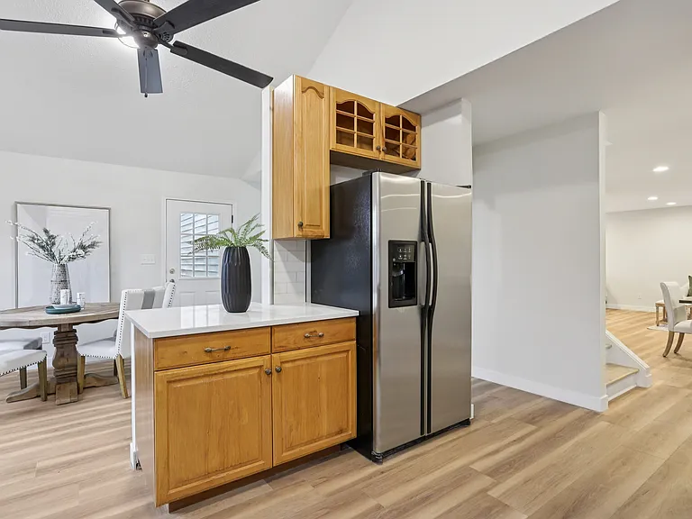 1357 S Lake Sherwood Dr — Photo 15