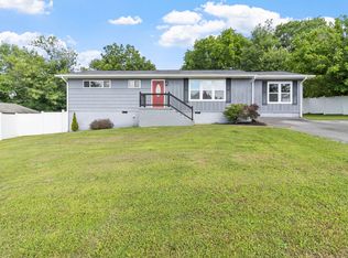 47 Moore Dr, Rossville, GA 30741