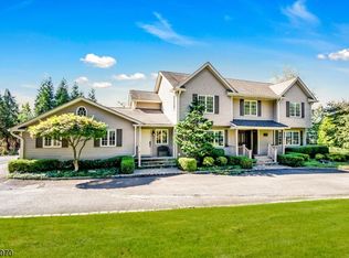 8 Mountain Ridge Dr, Livingston, NJ 07039