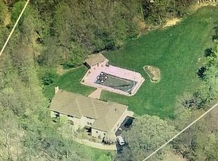 3 Vista Dr, Boonton, NJ 07005