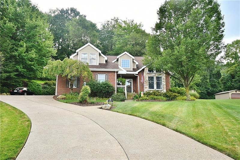 1st image of 308 Oakwood Ct