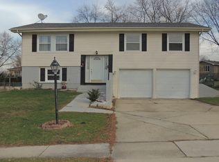 1625 Kingsdale Rd, Hoffman Estates, IL 60169