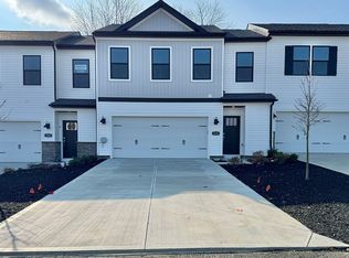 218 Hanover Ln, Washington, PA 15301