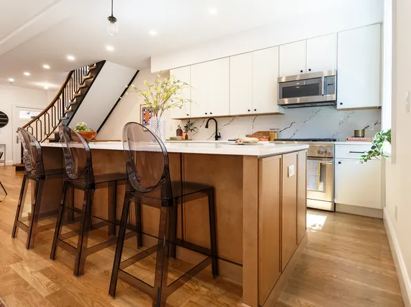 72 Verandah Place image 3 of 18