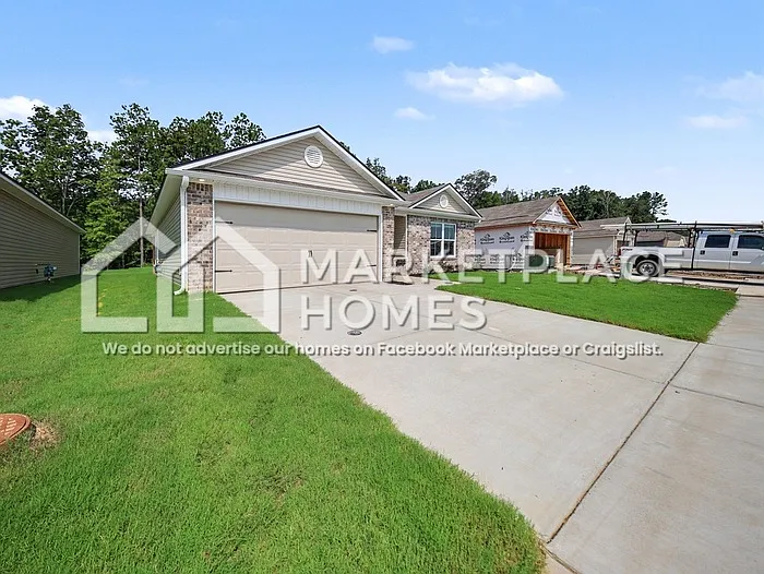 3 bed, 2.0 bath, 1355 sqft, $1,595 — Photo 3