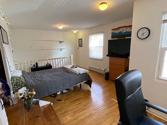 4th image of 3231 N Clark St #13289011