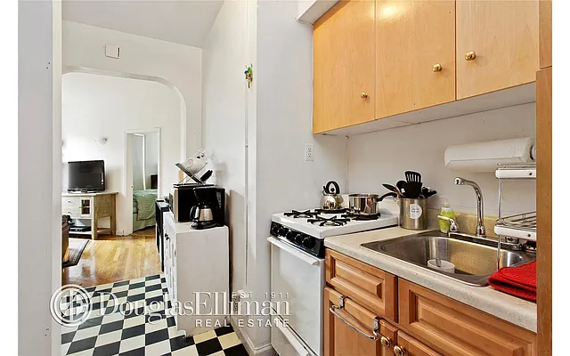 Rented by Douglas Elliman | media 11