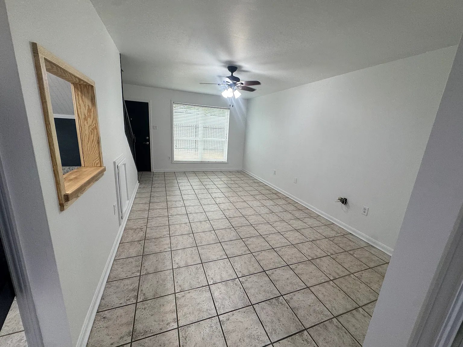 2 bed, 1.5 bath, 1100 sqft, $1,400 — Photo 3