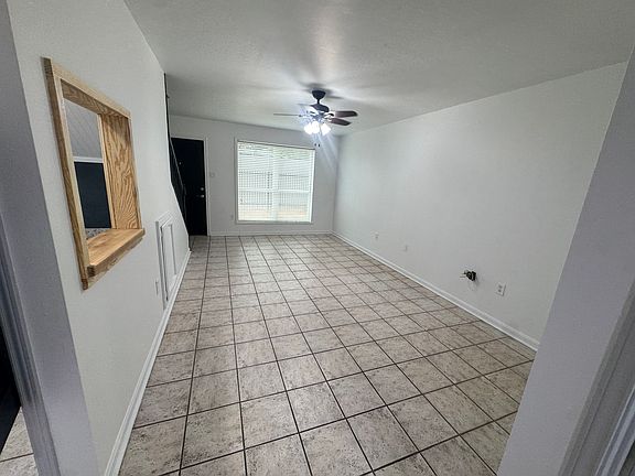 3rd image of 191 Bellewood Dr APT A