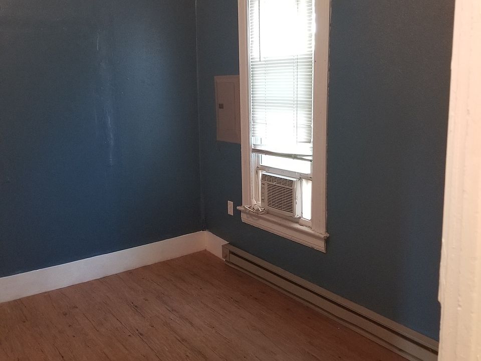 1st image of 404 E Jackson St #B