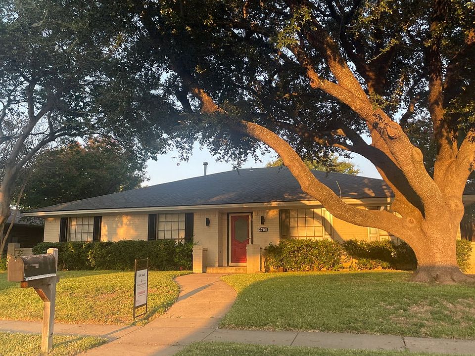 1st image of 2705 Las Palmas Ln