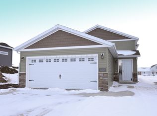 1526 69th Ave S, Fargo, ND 58104