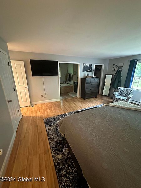 4th image of 376 Spier Falls Road