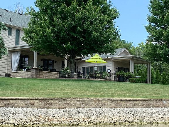 4th image of 330 S Luxford Ct