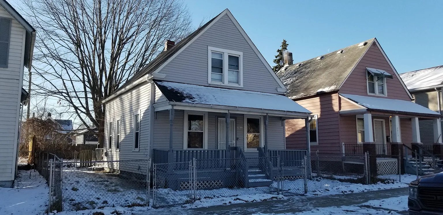 7911 Elton Ave photo 1