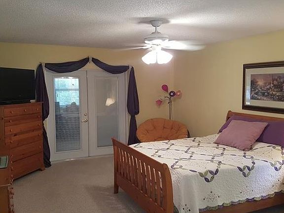 5th image of 210 Thistlewood Cir