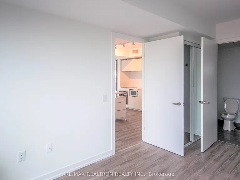 77 Shuter St #1602 — Photo 9