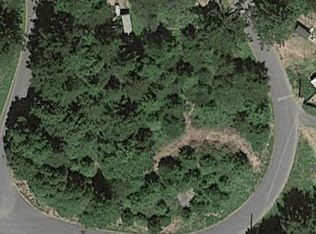 51 Parsons Rd, Whitethorn, CA 95589