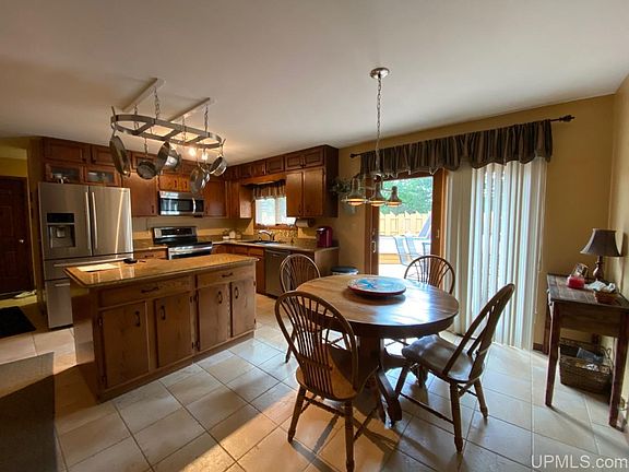 3rd image of 1317 Evergreen Dr