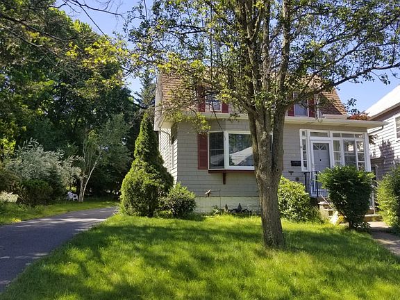 3rd image of 257 Claremont Ave