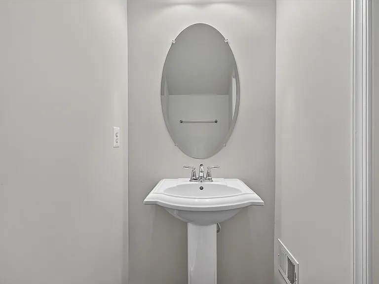 43845 Centergate Dr — Photo 16