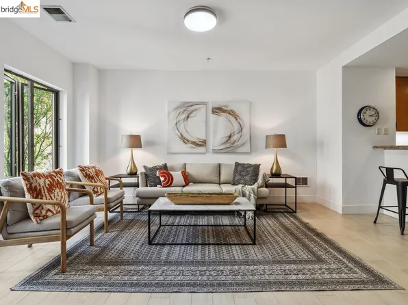 438 W Grand Ave APT 520, Oakland, CA 94612