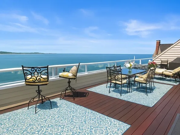 1 Longbeach Ave APT 302, Hull, MA 02045