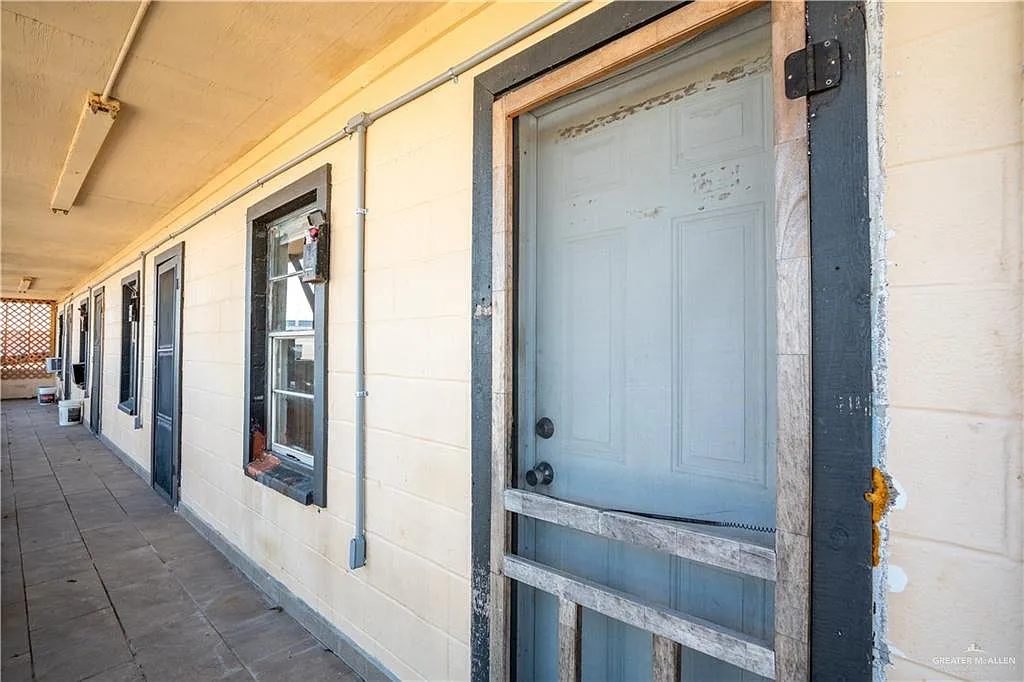 1 bed, 1.0 bath, 248 sqft, $450 — Photo 1