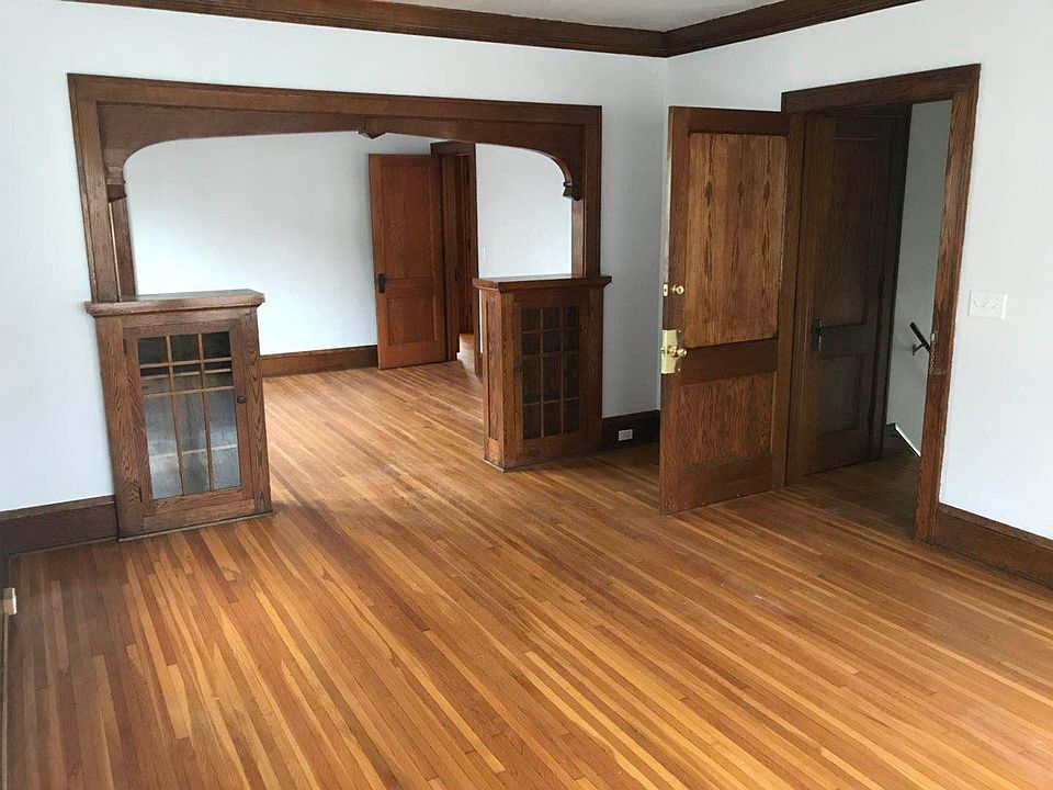 1st image of 2503 Thomas Ave N #1