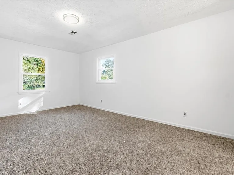 6917 Laurelwood Dr — Photo 12