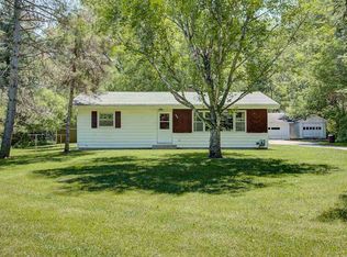 102 E Cox Rd, Edgerton, WI 53534
