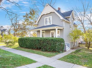 571 Anthony St, Glen Ellyn, IL 60137