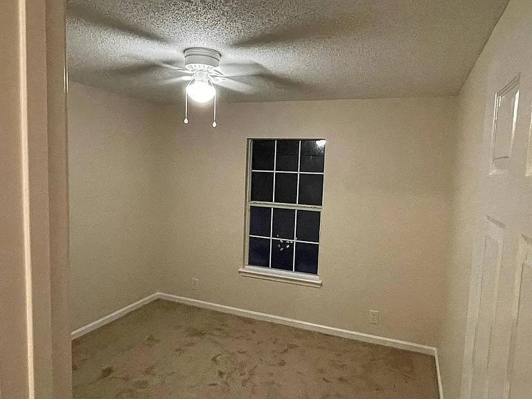 329 Hallowes Dr — Photo 10
