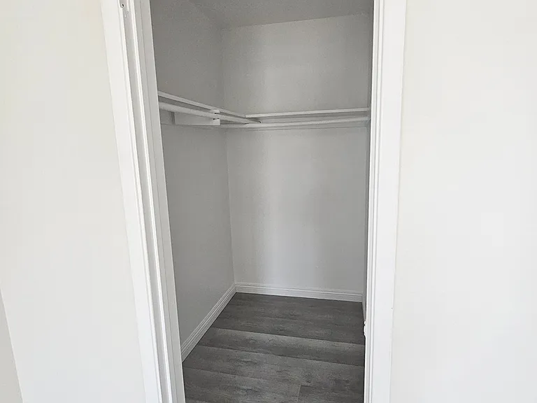 652 Center St #C — Photo 23