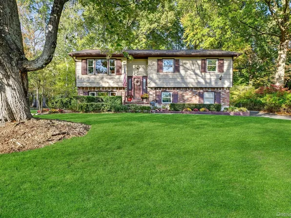 22 Parkside Drive, Congers, NY 10920