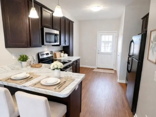 Wyndamere Apartments - WYN
