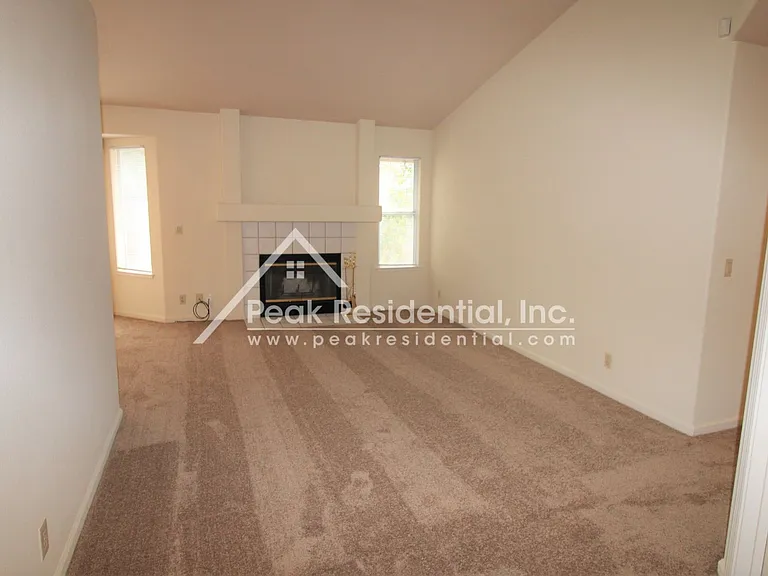 1024 Moreno Way — Photo 4