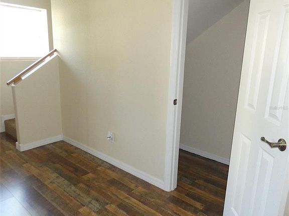 4th image of 914 E Citrus Ave