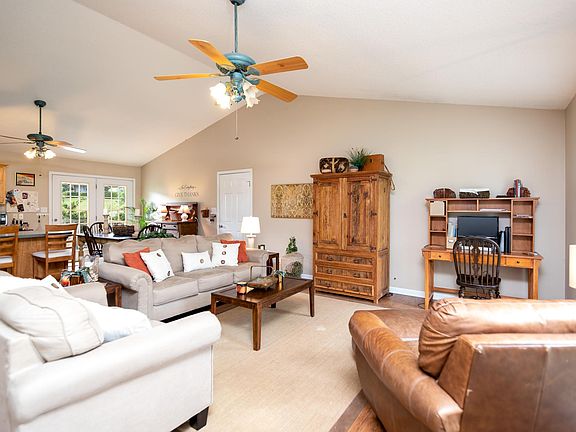 3rd image of 617 Lansdale Dr