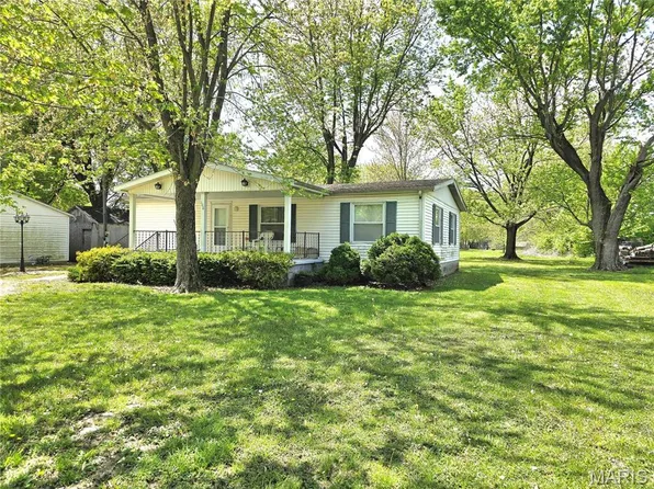 106 South St, Coffeen, IL 62017