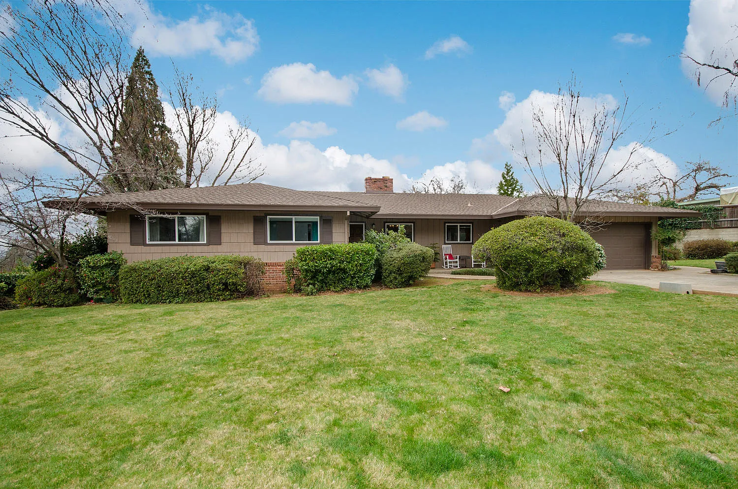 2586 Baker Rd photo 1