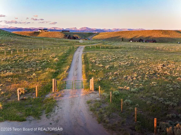 9 Headers Cir, Pinedale, WY 82941