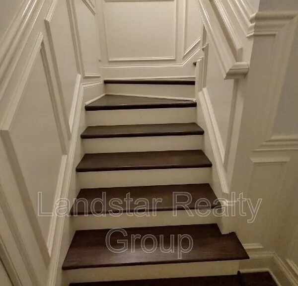 10514 Meeting St #201 — Photo 6