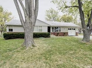 8527 Stearns Rd, Overland Park, KS 66214