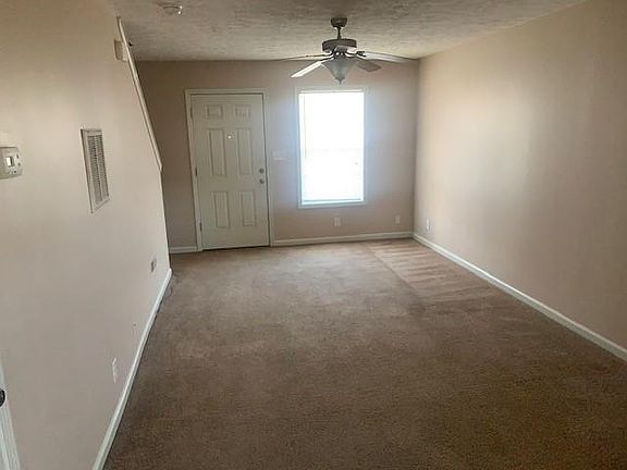 4th image of 822 Oak Arbor Ct APT A