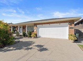 12120 Valente Ct, Tecumseh, ON N8N3B8