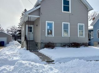 841 W 11th Ave, Oshkosh, WI 54902