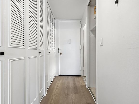 4th image of 112 Washington Pl APT 19C