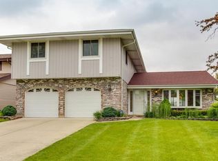 179 Bourne Ln, Bloomingdale, IL 60108