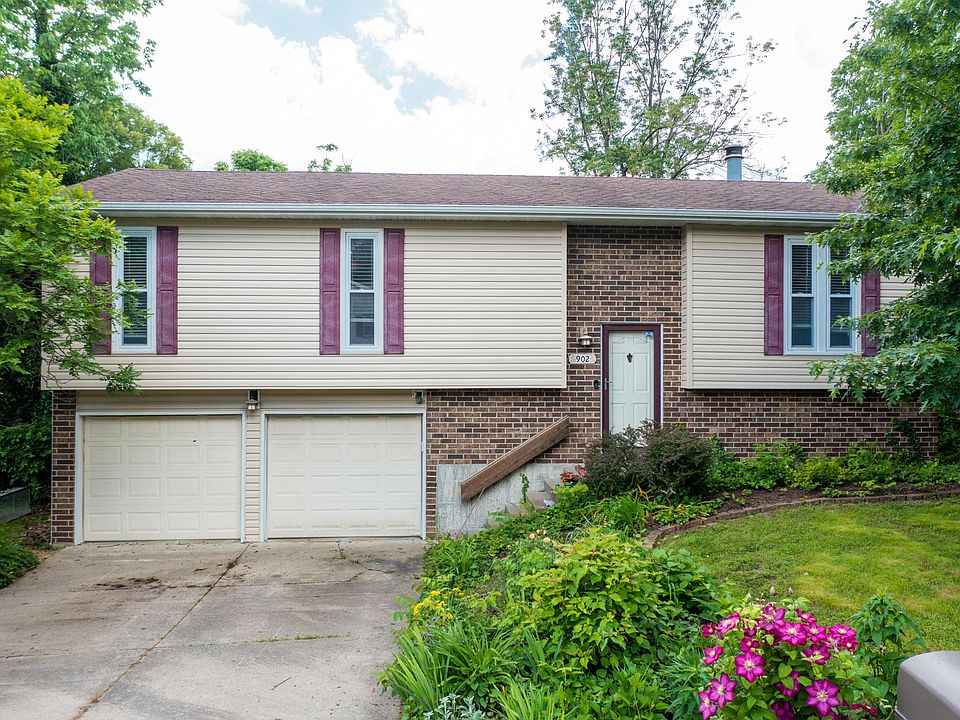 2nd image of 902 Remington Dr